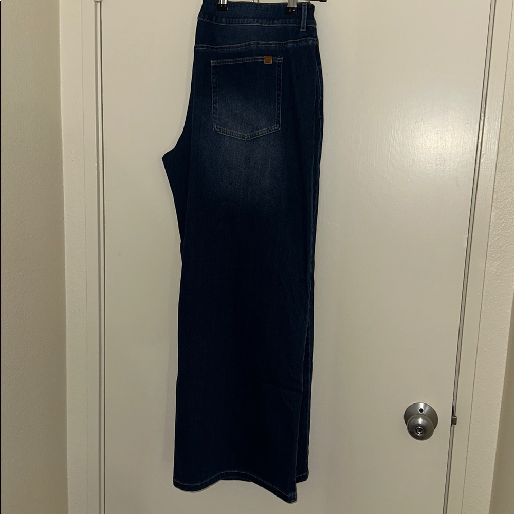 NWOT HalaraFlex Asymmetric mid-rise Jeans with pockets in Dark Blue Wash - Picture 7 of 10